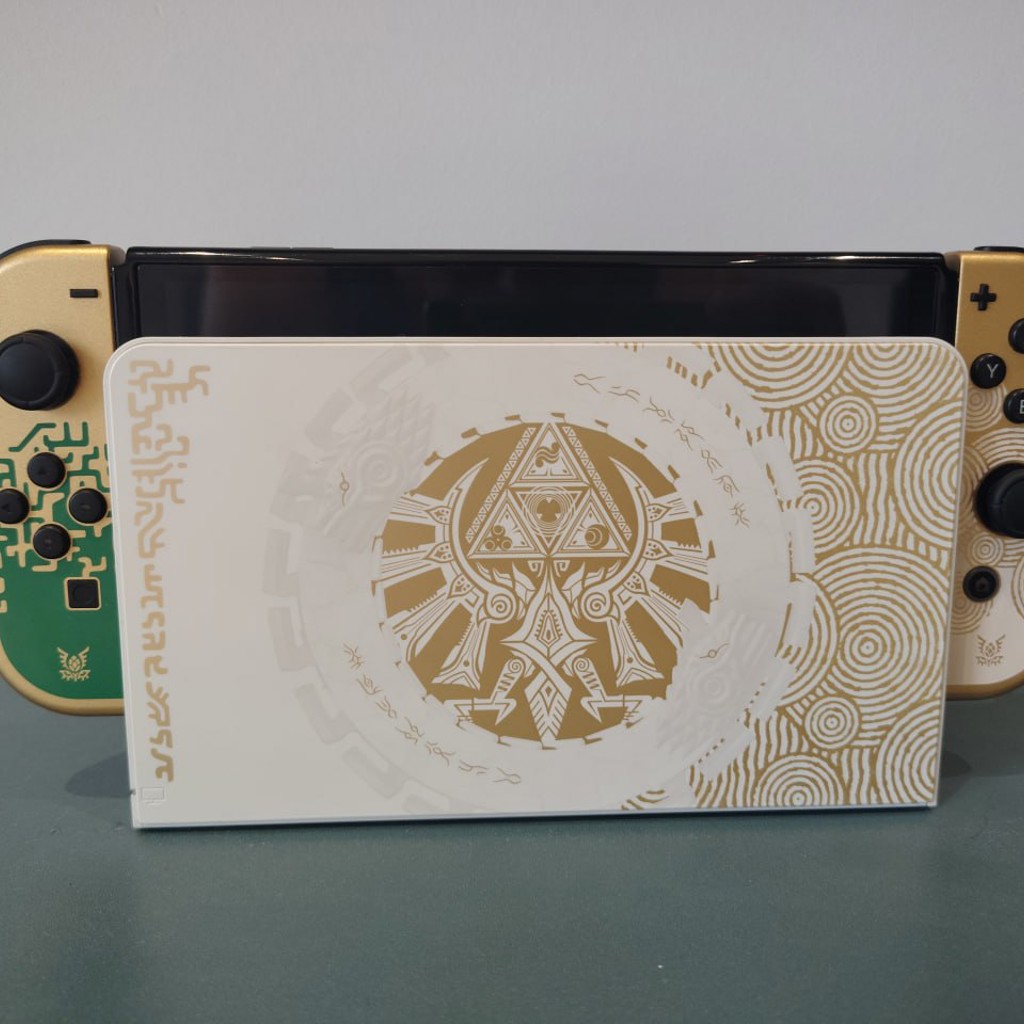 Nintendo Switch OLED The Legend of Zelda: Tears of the Kingdom edition