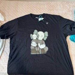 Футболка Uniqlo x Kaws - фото 2