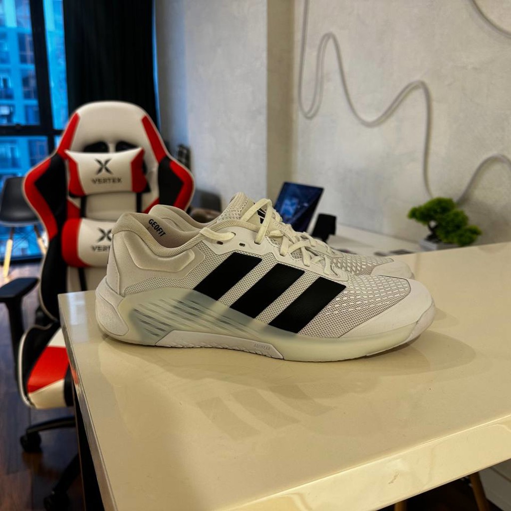 Кроссовки Adidas