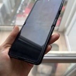 Samsung Galaxy Z Flip 8 - фото 5