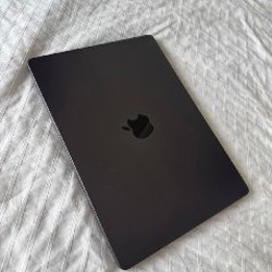 MacBook Pro - фото 2
