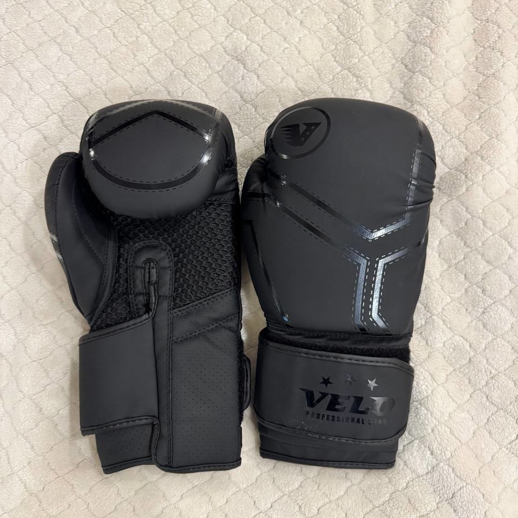 Боксёрские перчатки VELO Professional Gear