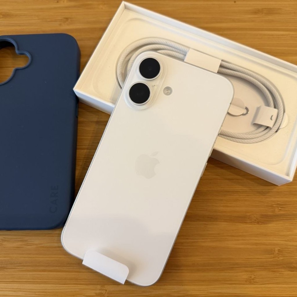 Apple iPhone 16