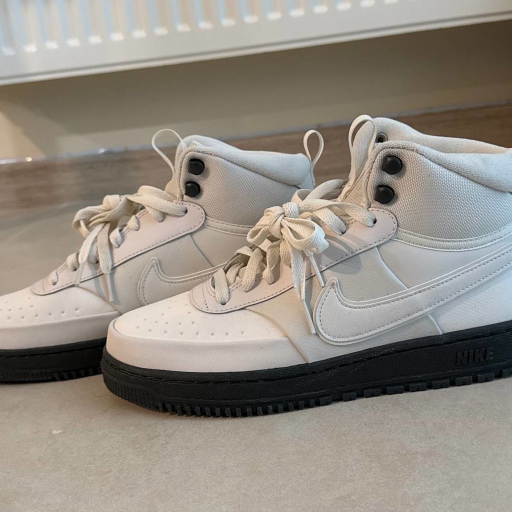 Кроссовки Nike