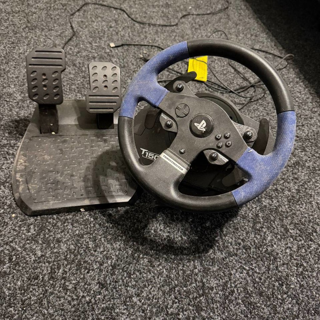 Игровой руль Thrustmaster T150