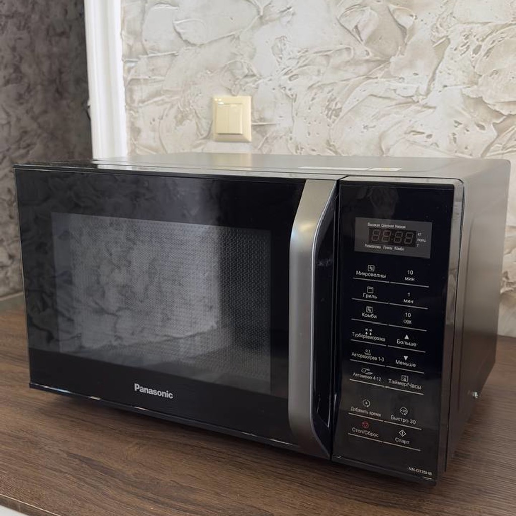 Микроволновка Panasonic NN-GT35HBZPE