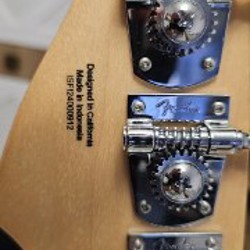 Бас-гитара Fender Standard Jazz Bass - фото 4