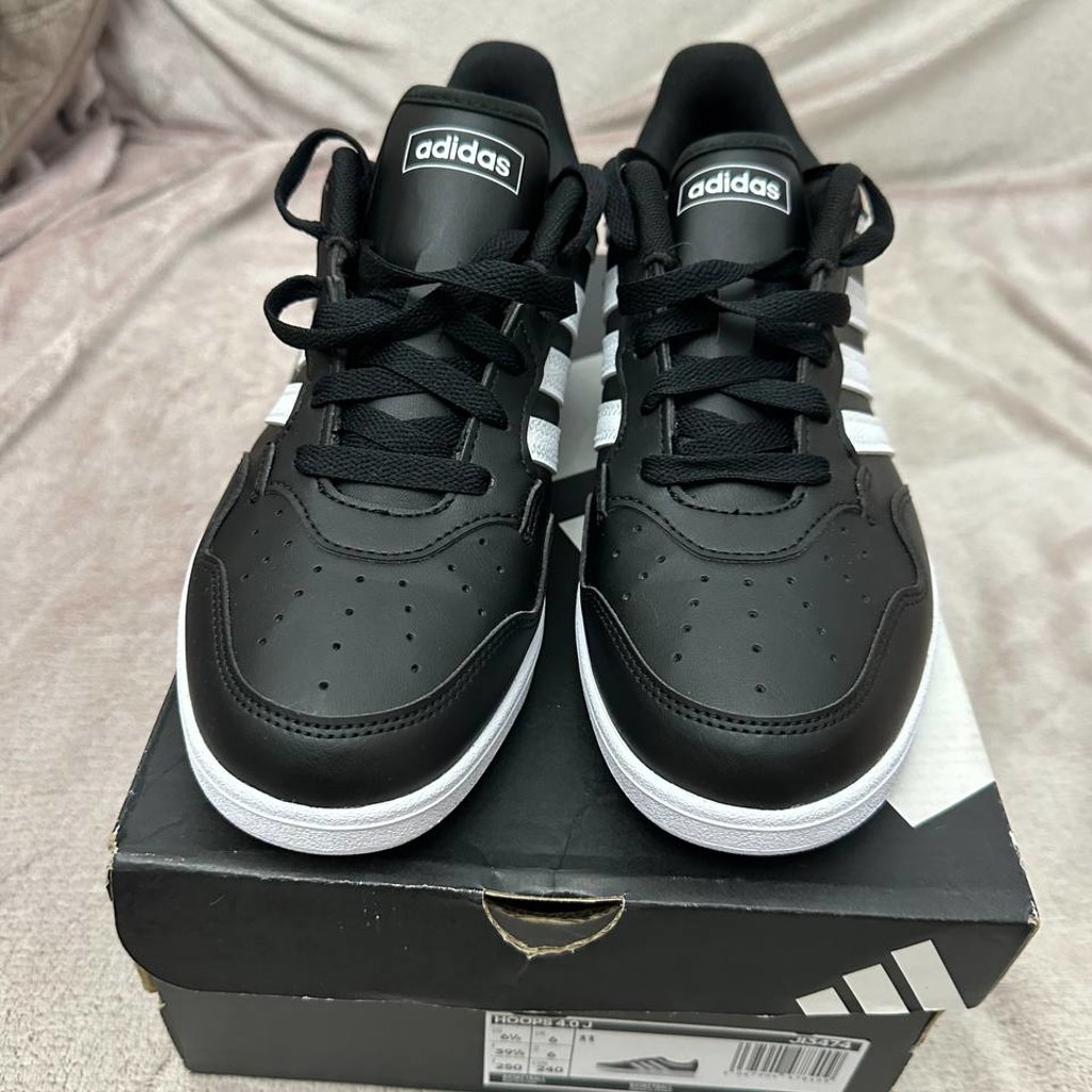 Кроссовки Adidas