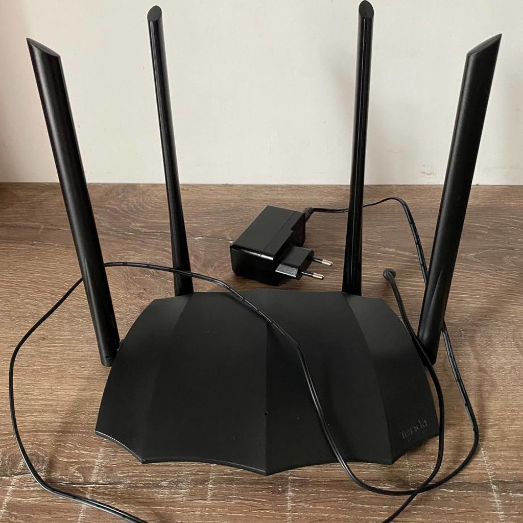 Wi-Fi маршрутизатор Tenda AC8