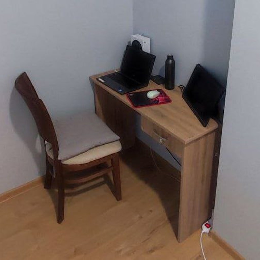 Стол из Jysk