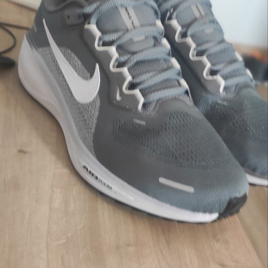 Кроссовки NIKE