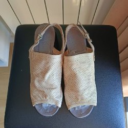 Босоножки на танкетке - фото 3