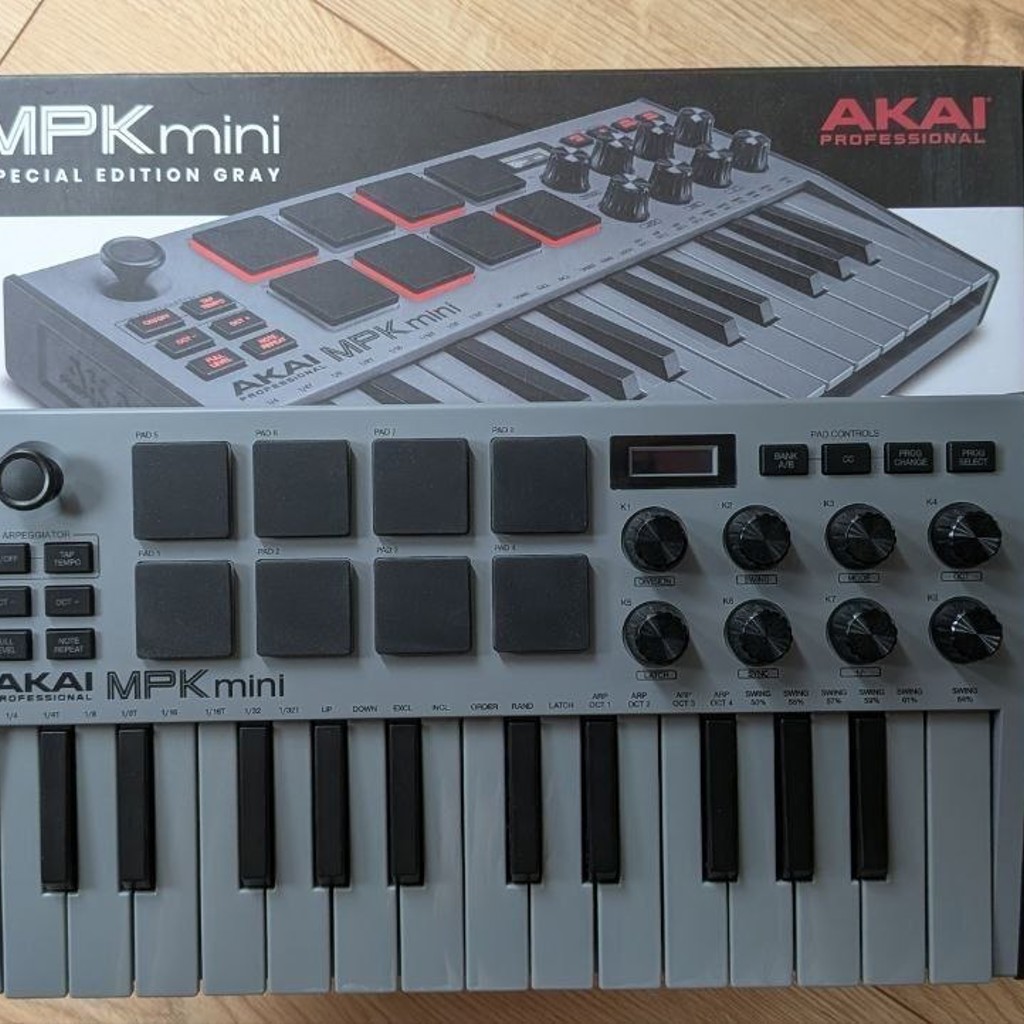 MIDI-клавиатура Akai MPK mini MK3 Gray