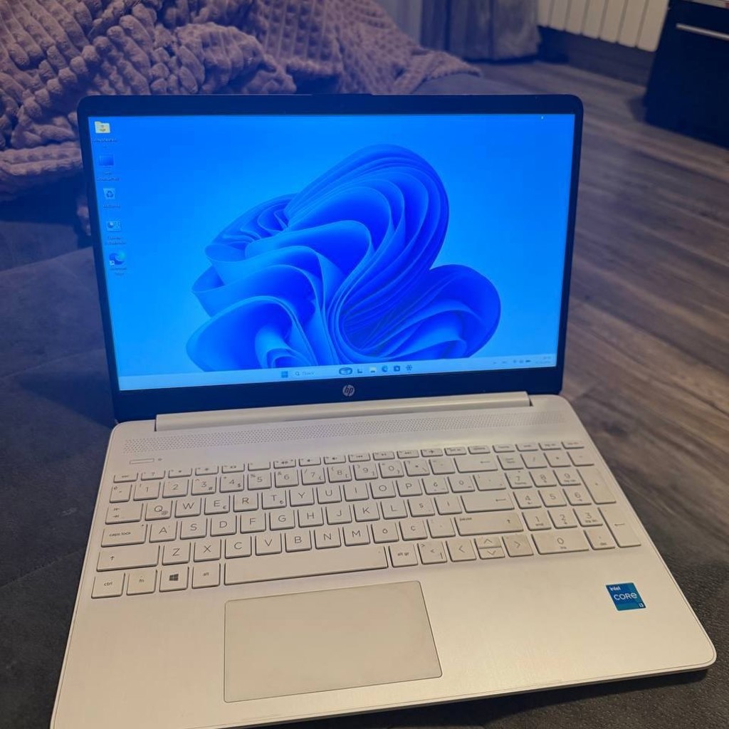 HP 15s-fa2046nt