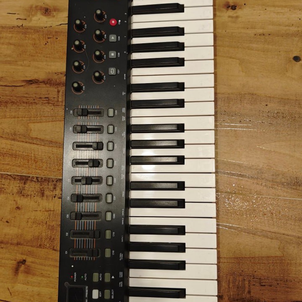 Миди Клавиатура MIDI M-Audio Oxygen 49 Mk IV