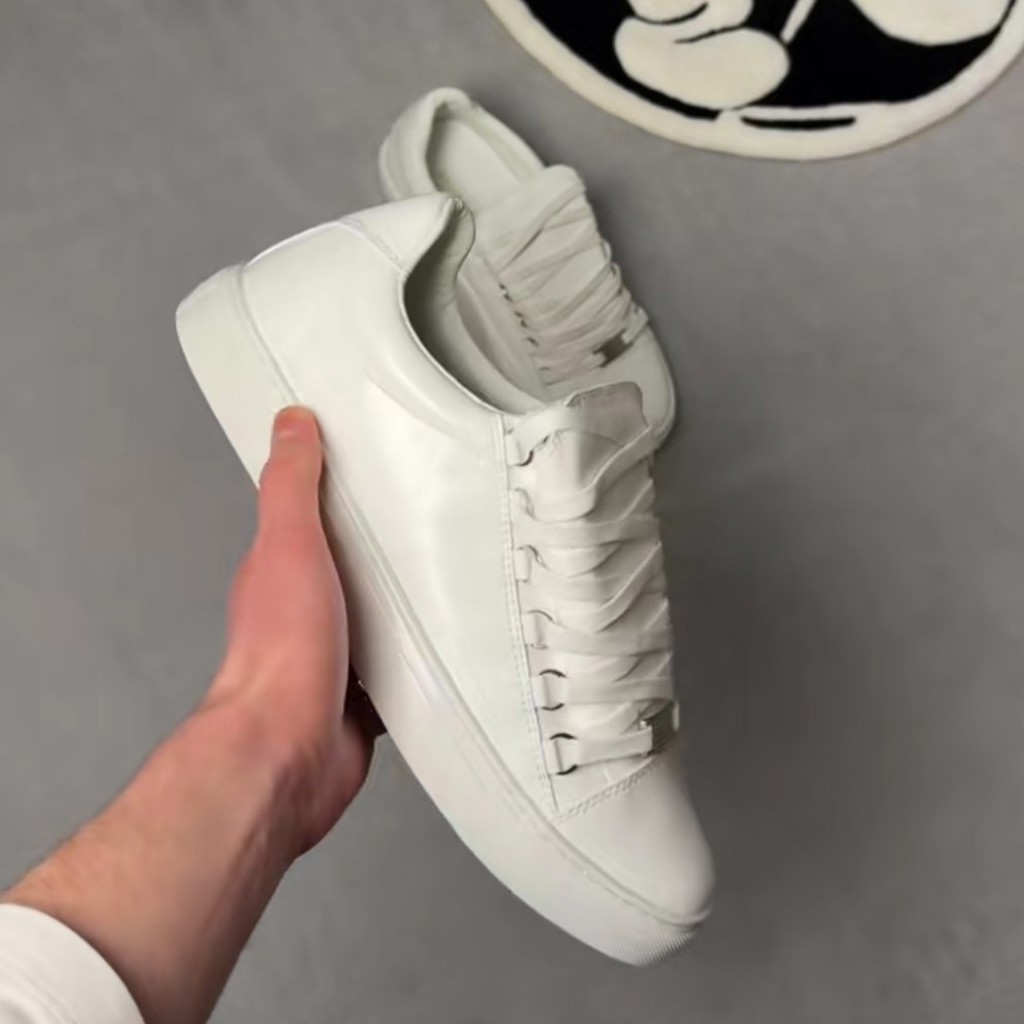 Balenciaga arena white