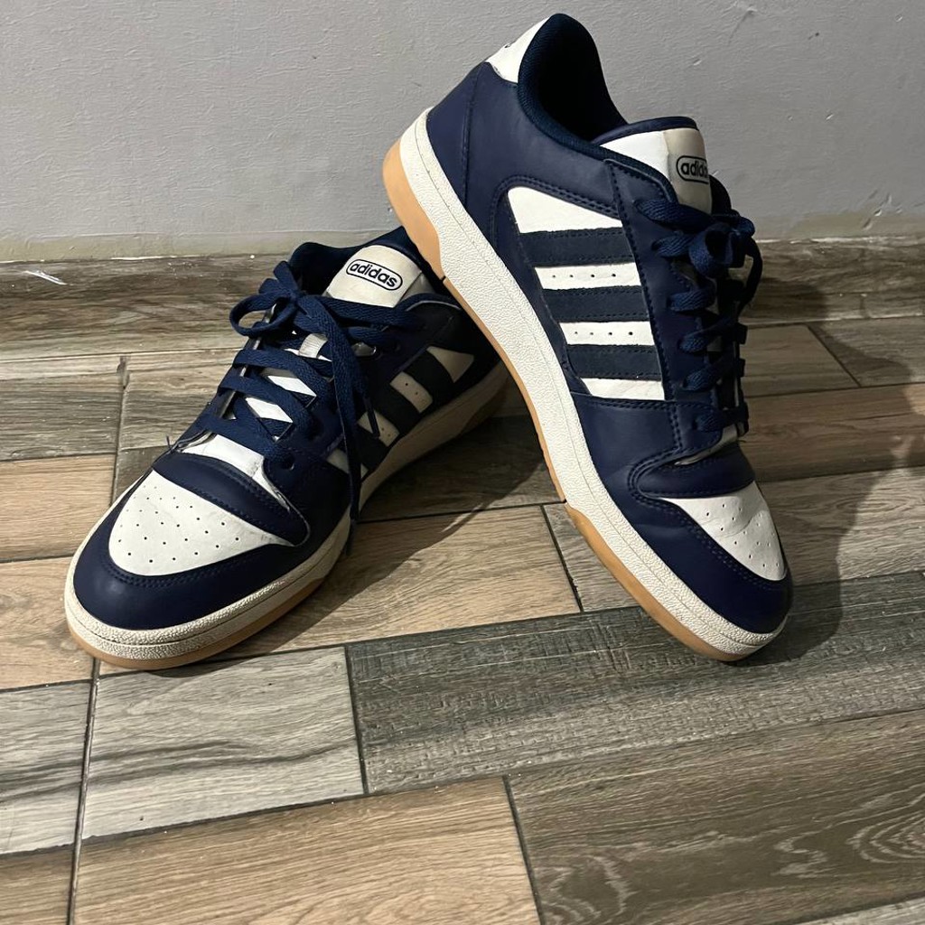 Кроссовки Adidas