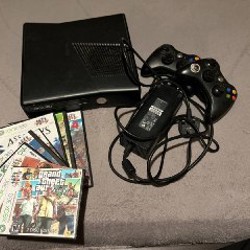 Xbox 360 Slim - фото 1