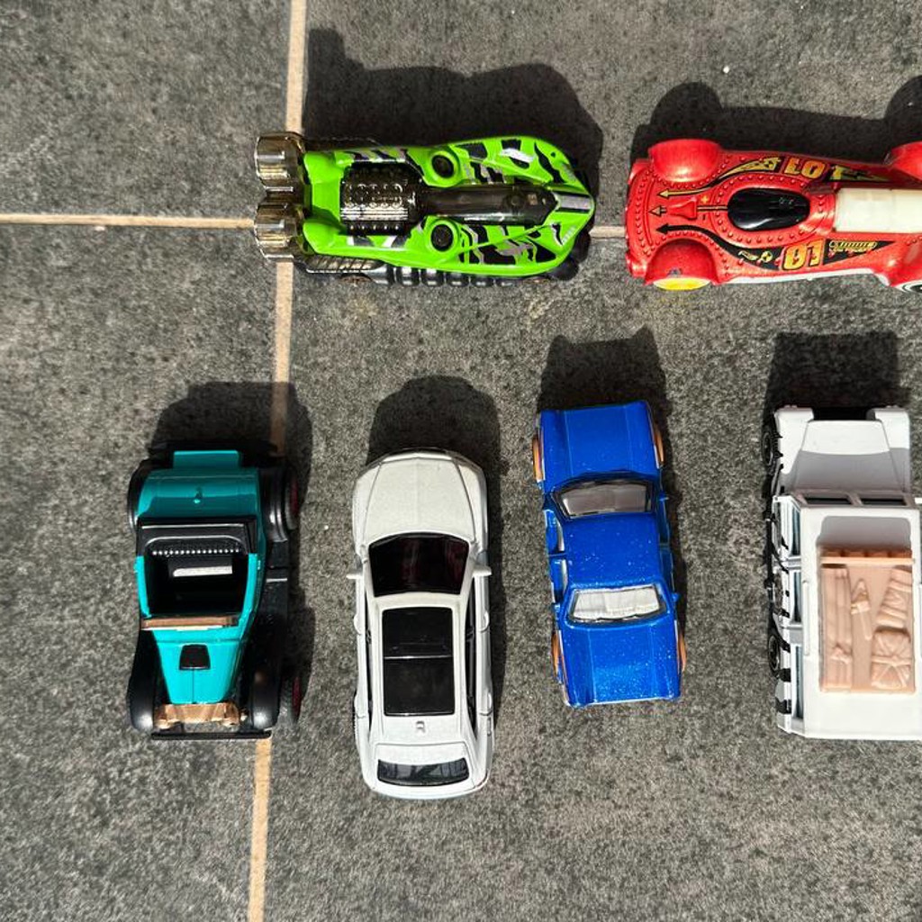 Машинки Hot Wheels