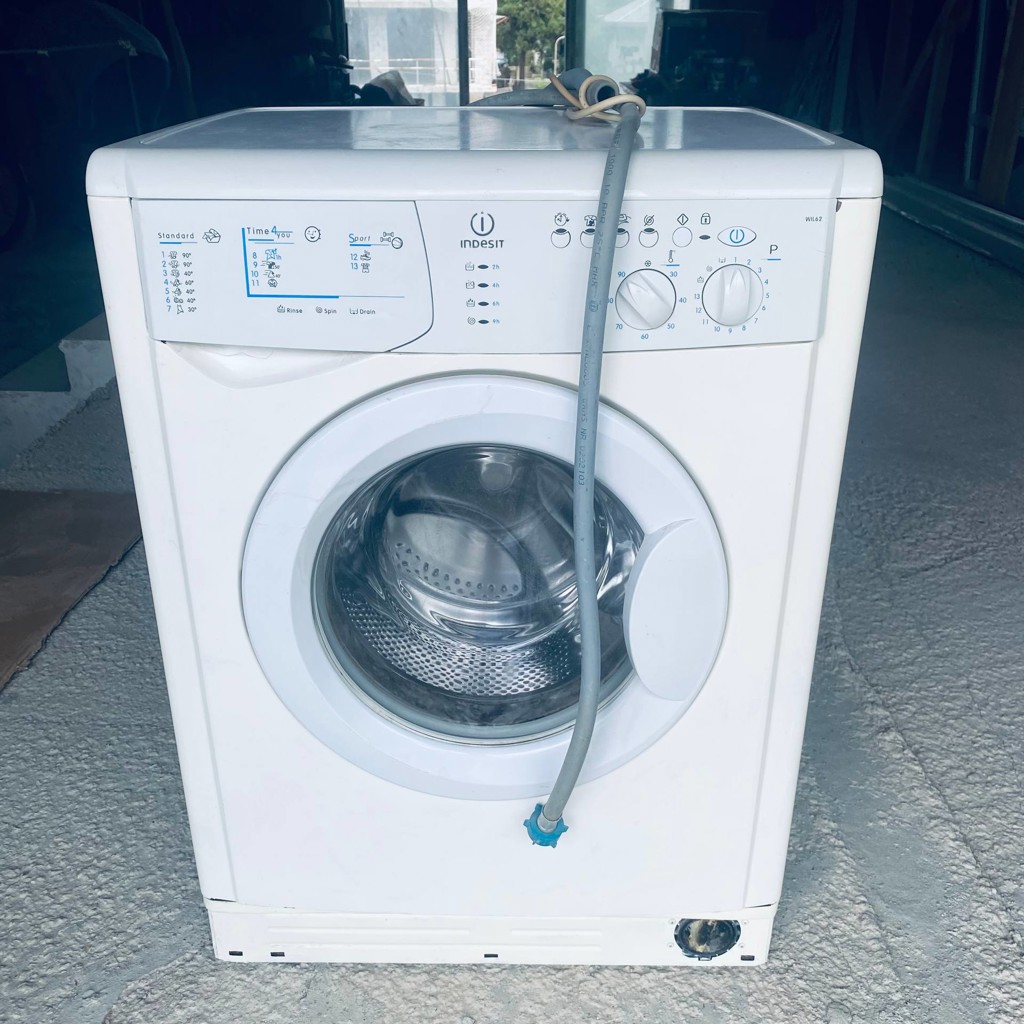 Стиральная машина Indesit WIL 62