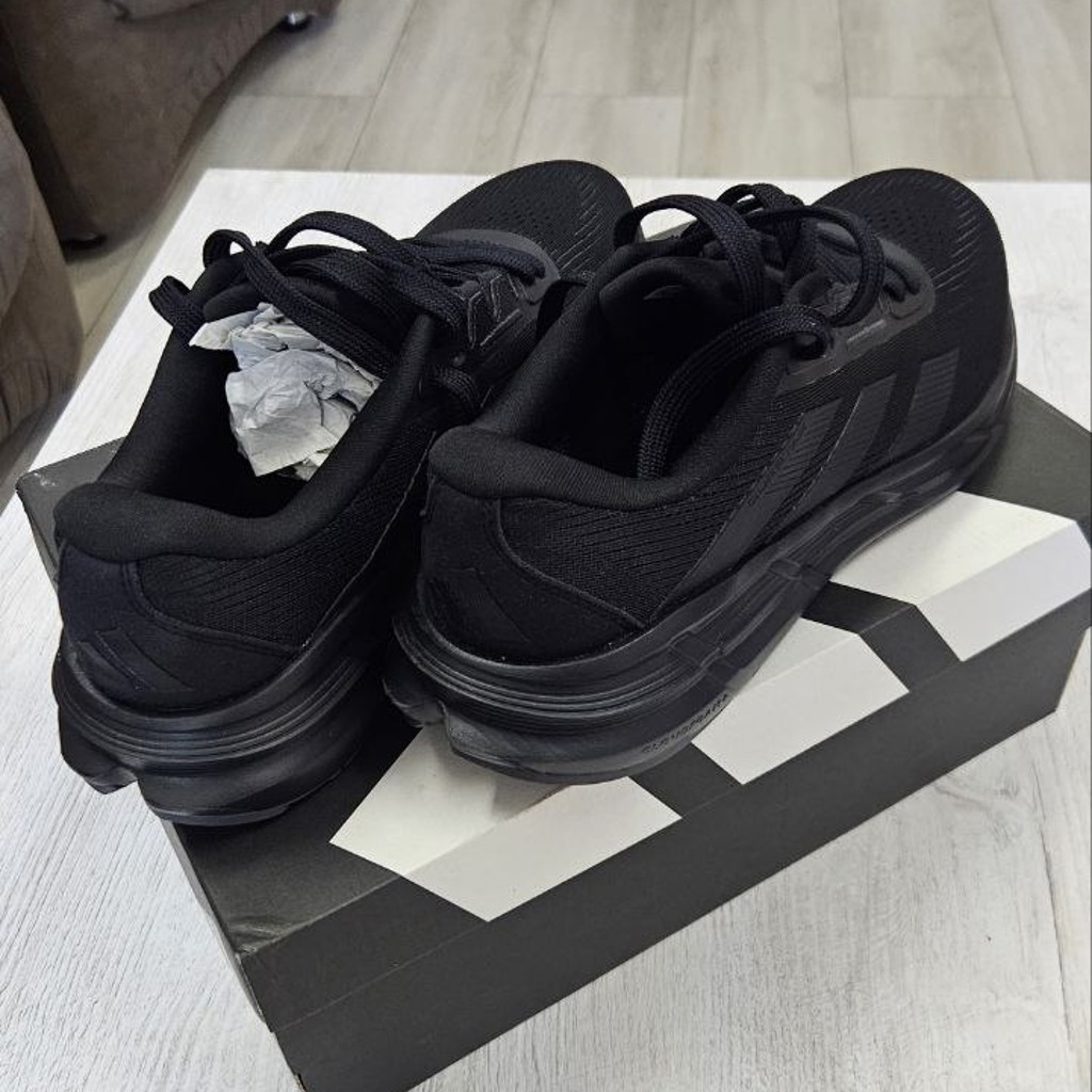 Кроссовки Adidas