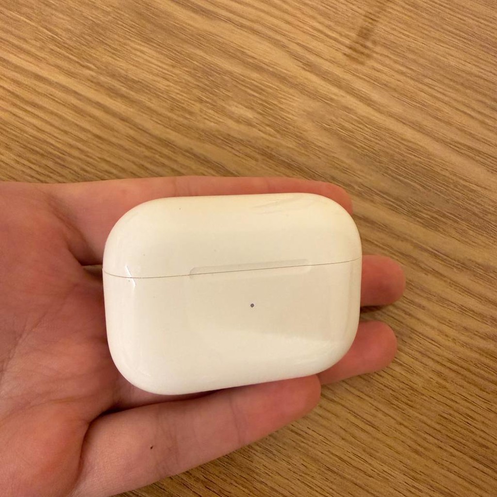Наушники AirPods