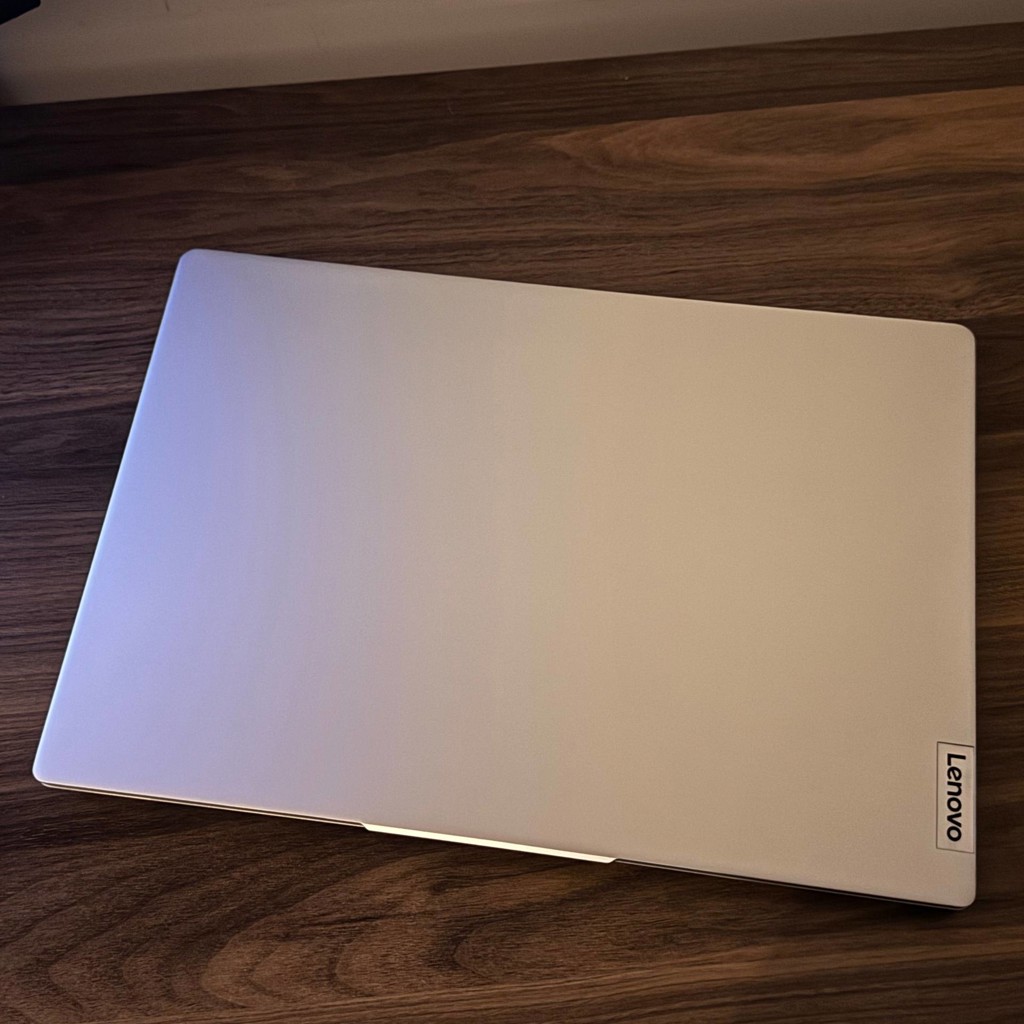 Lenovo IdeaPad Slim 5 16IAH8