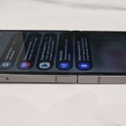Samsung Galaxy Z Flip 6 - фото 3