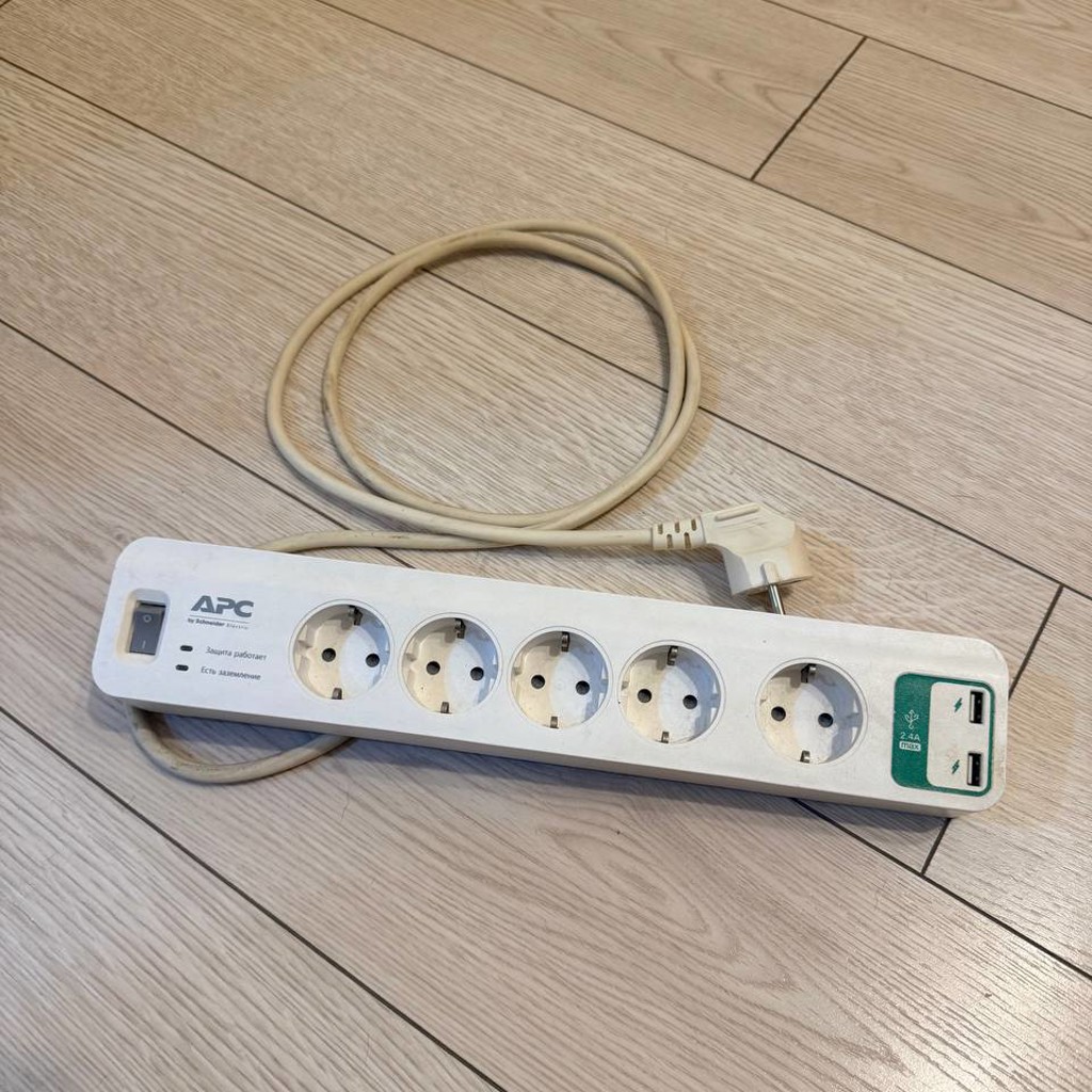 Сетевой фильтр APC Essential PM5U-RS