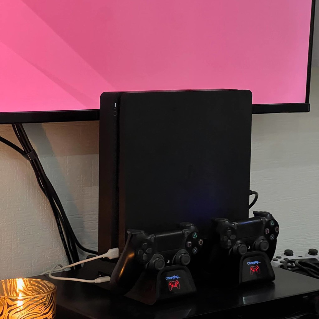 PlayStation 4 Slim 1TB