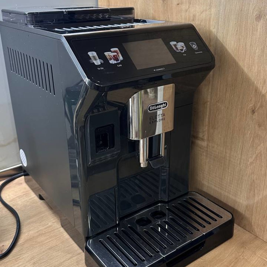 Кофе машина DeLonghi Eletta Explore