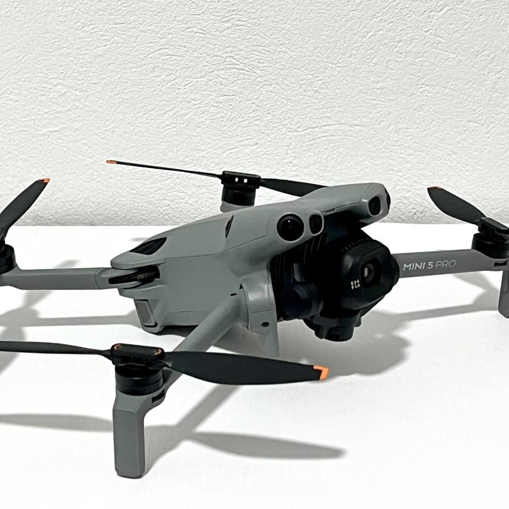 Дрон DJI Mini 5 Pro