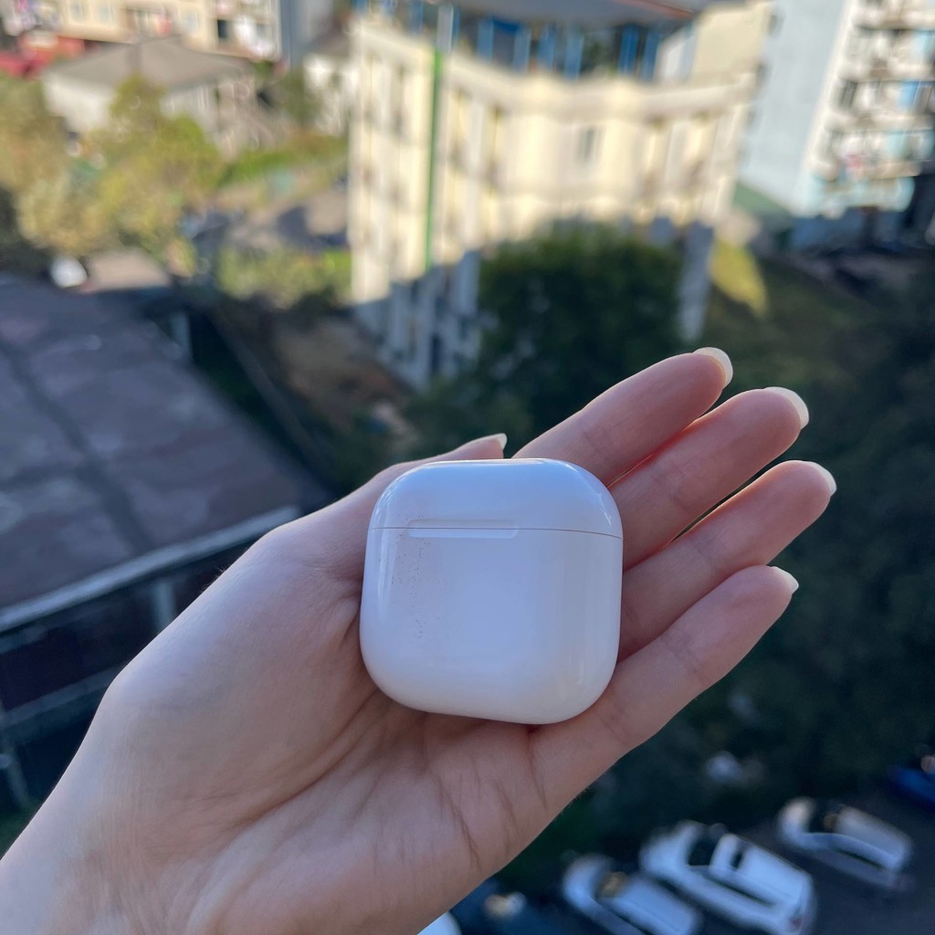 AirPods 4