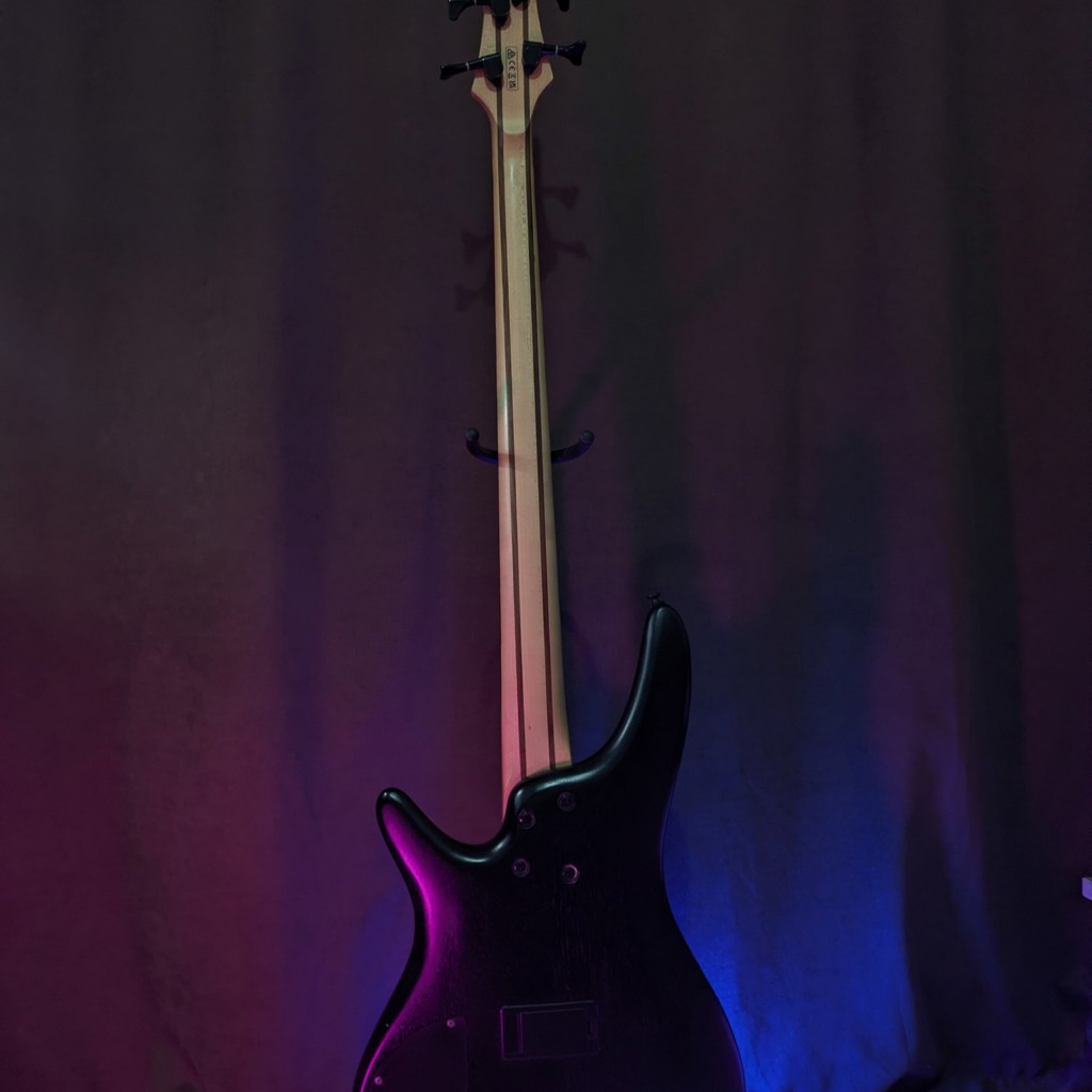Бас гитара Ibanez SR300