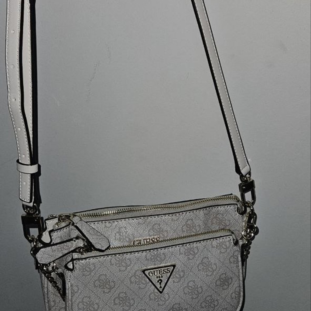 Сумочка Guess