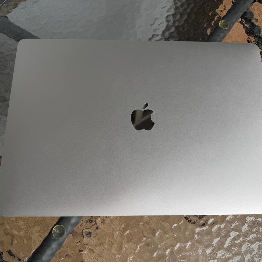 MacBook Pro 15” (2017)