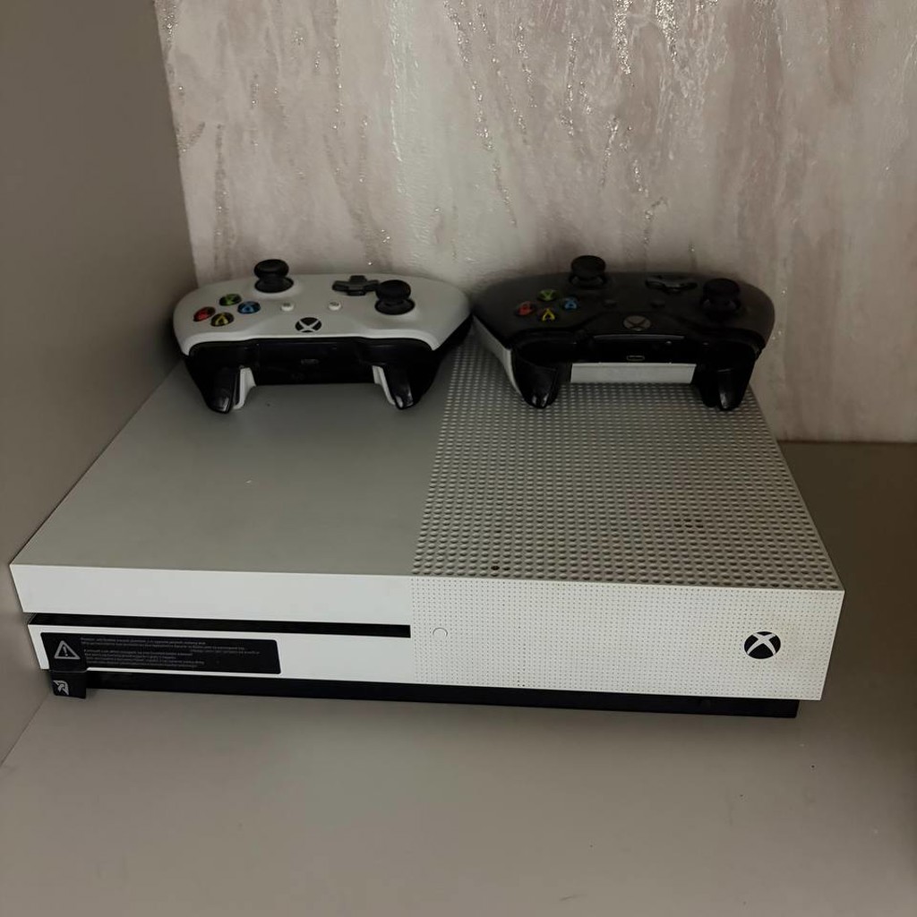 Xbox One S 500 GB