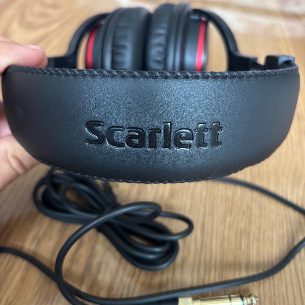 Наушники Scarlett