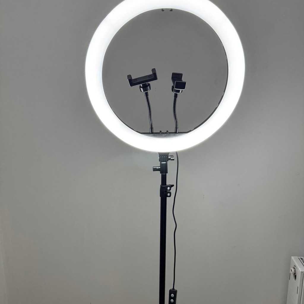 Кольцевая светодиодная LED-лампа