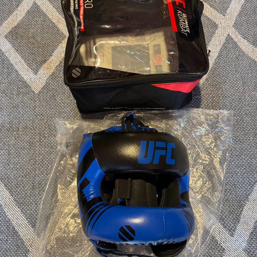 Боксёрский шлем UFC Pro