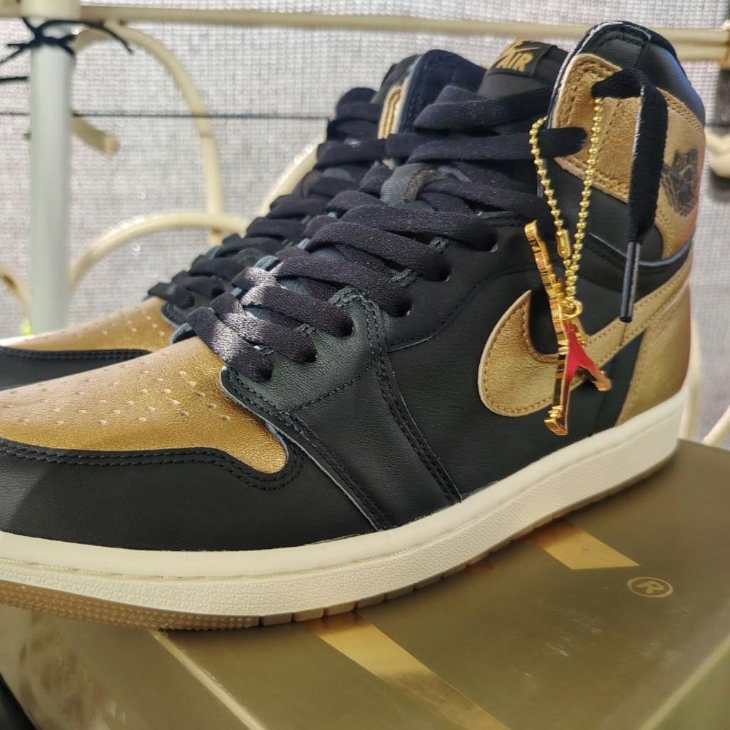 Кроссовки Jordan 1 Mid
