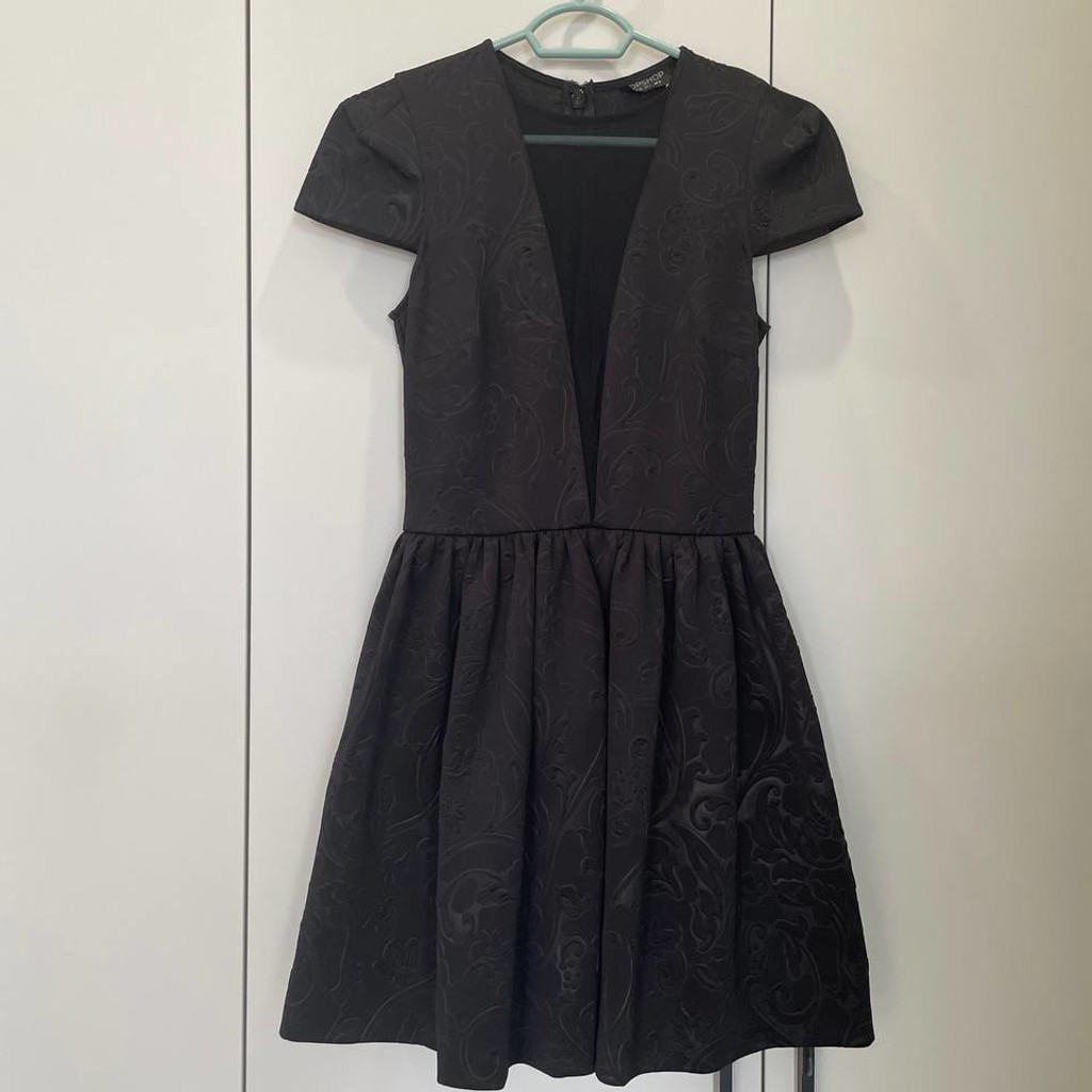 Чёрное платье Topshop