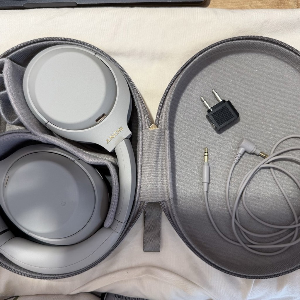 Наушники Sony WH-1000XM4