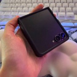 Samsung Galaxy Z Flip 8 - фото 2
