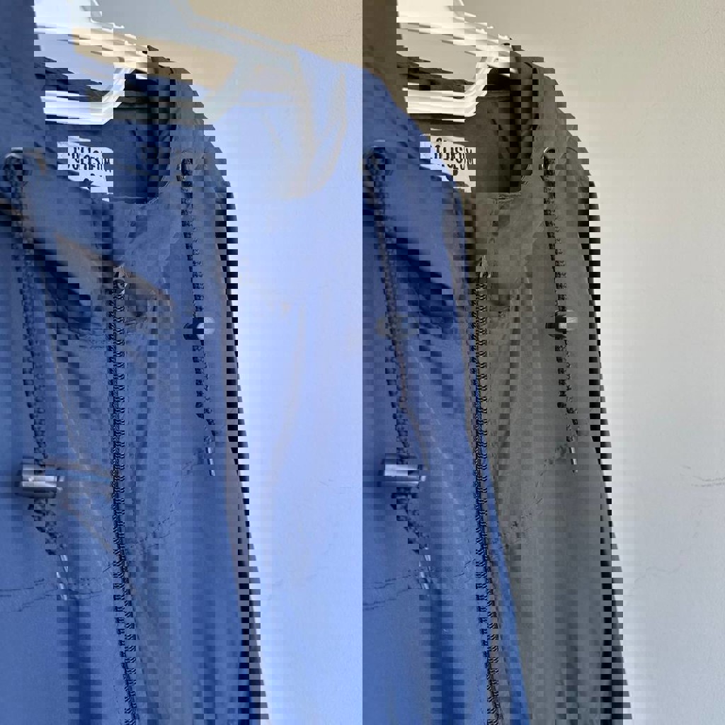 Легкая женская парка