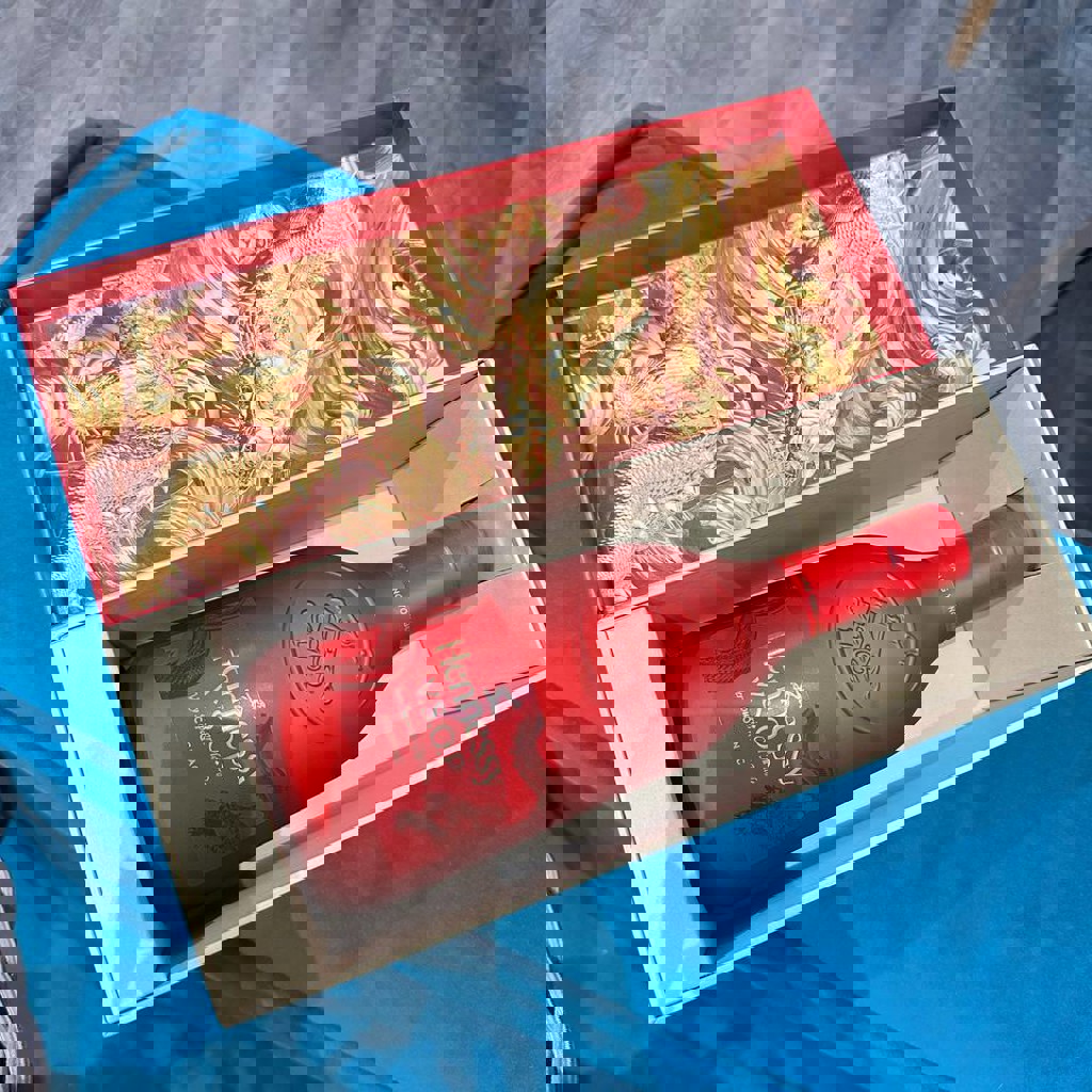 Hennessy в подарочной упаковке