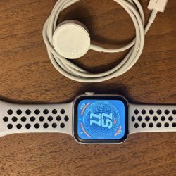 Apple Watch Series 4, Nike Edition - фото 2