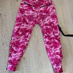 Стилевые брюки-карго - фото 2