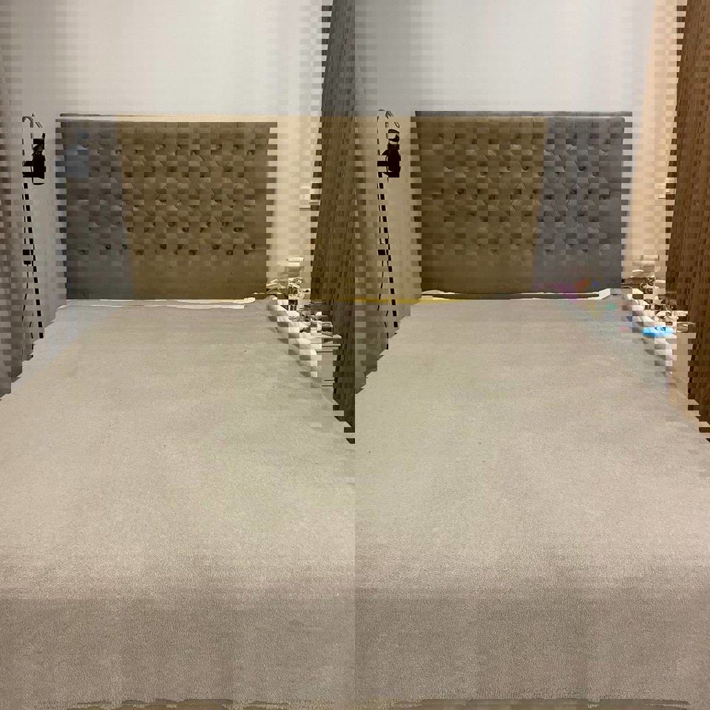 Кровать с матрасом