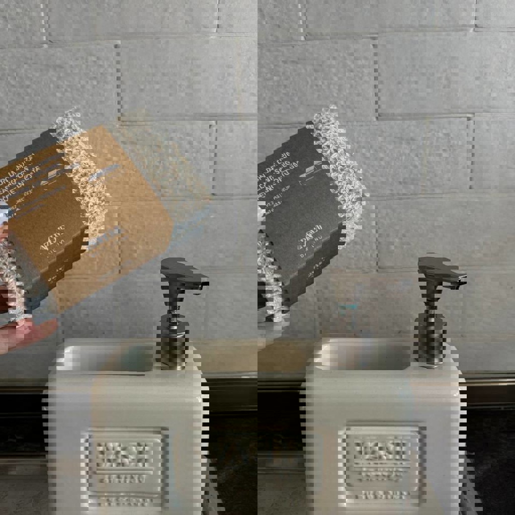 Дозатор для моющего средства с подставкой для губки